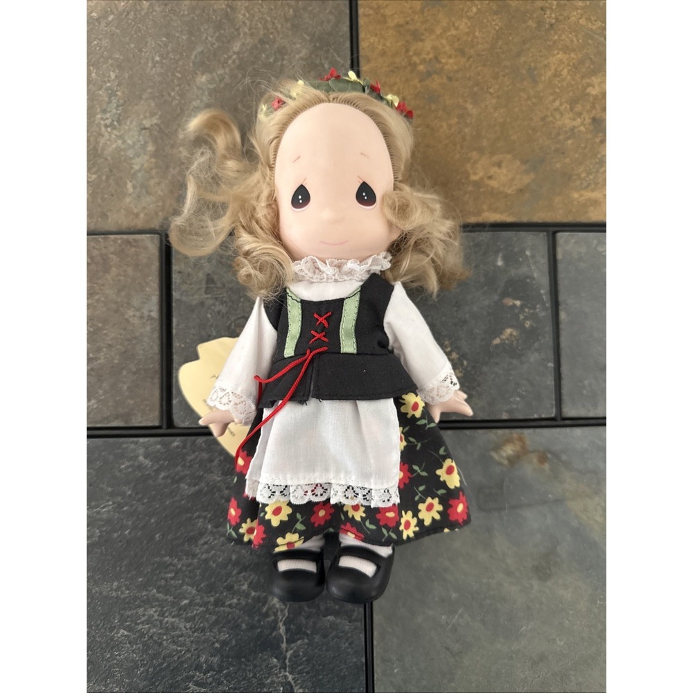 1994 Vintage Precious Moments Children of The World 9" Doll - Sophie of Poland
